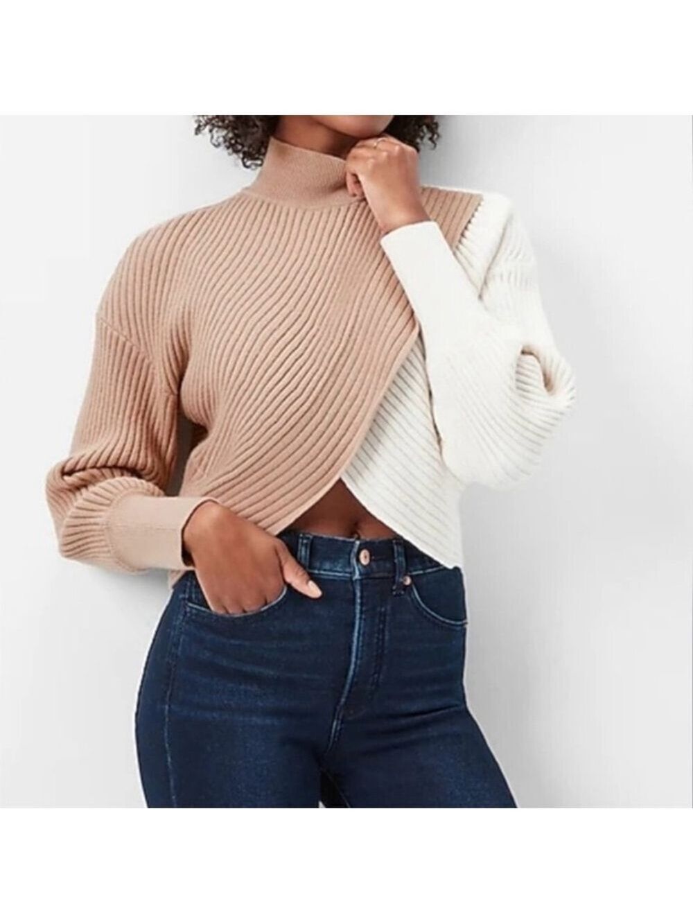 LUSH Colorblock Ribbed Turtleneck Sweater Beige Off White S